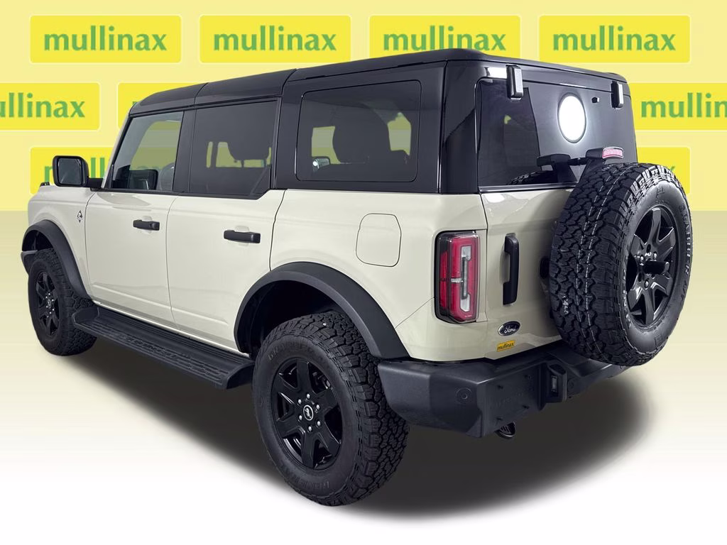 2025 Desert Sand Ford Bronco Outer Banks 4X4 SUV