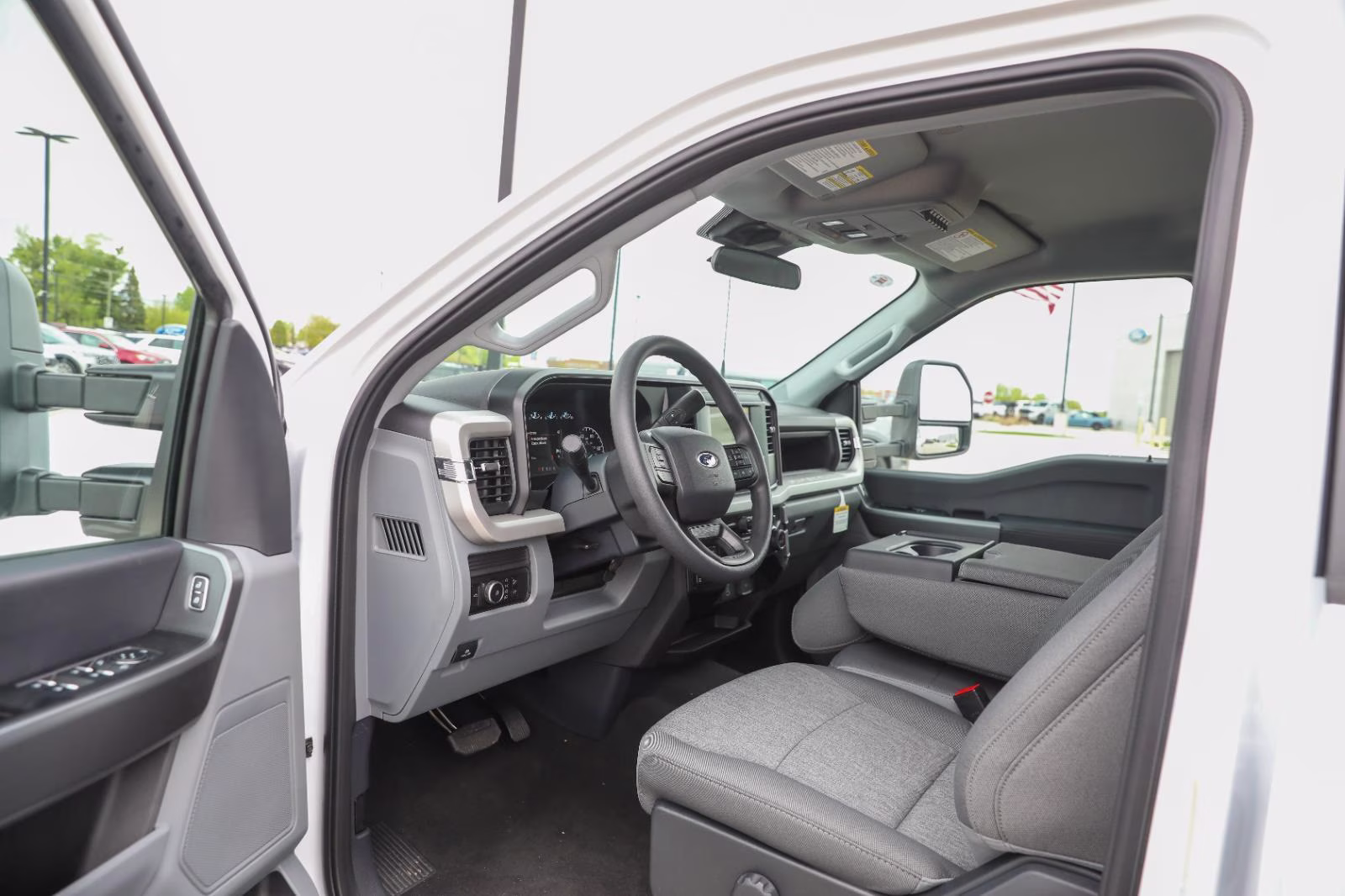 2026 Oxford White Ford Super Duty F-250 SRW XL 4X4 Truck