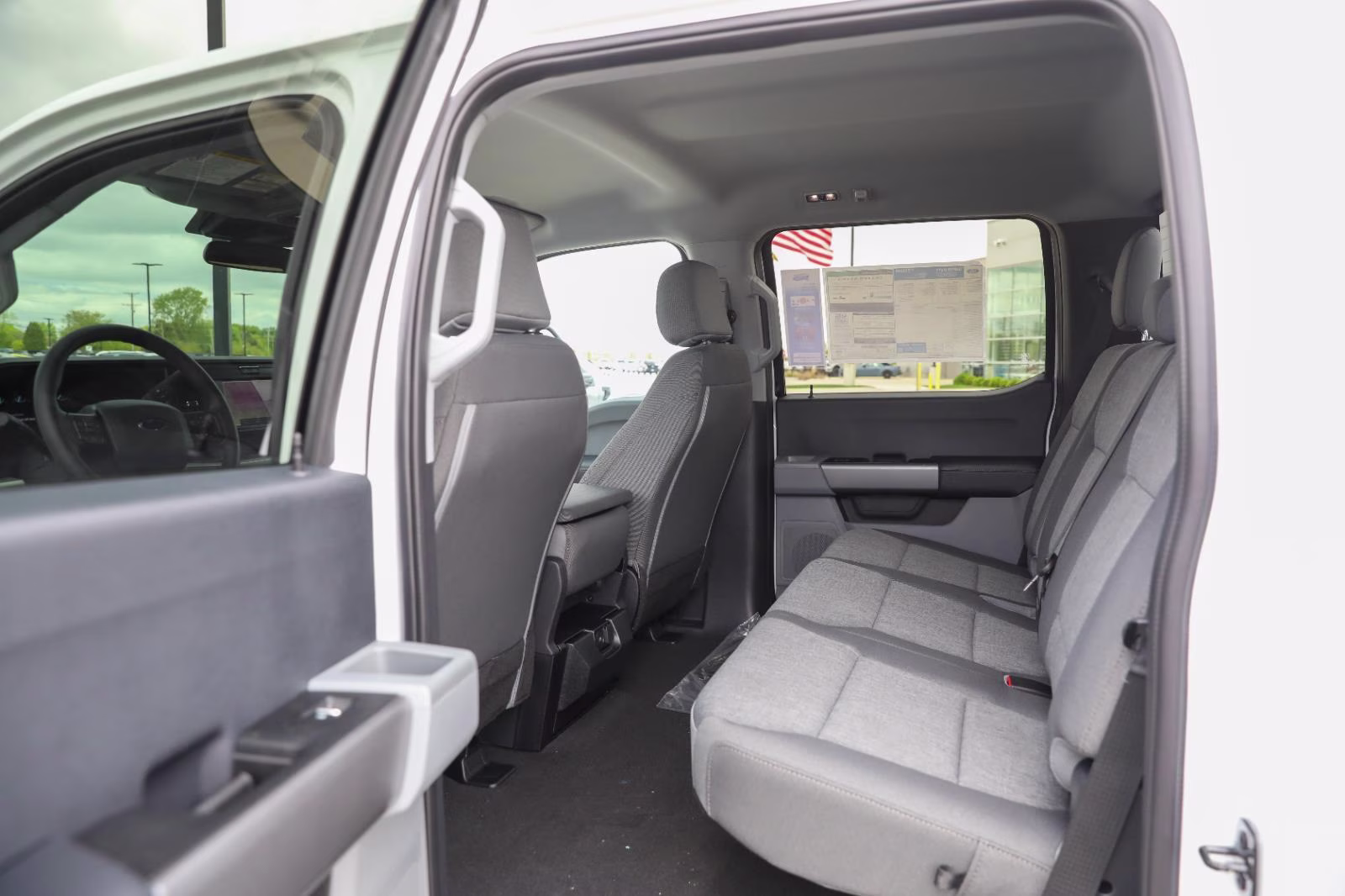 2026 Oxford White Ford Super Duty F-250 SRW XL 4X4 Truck