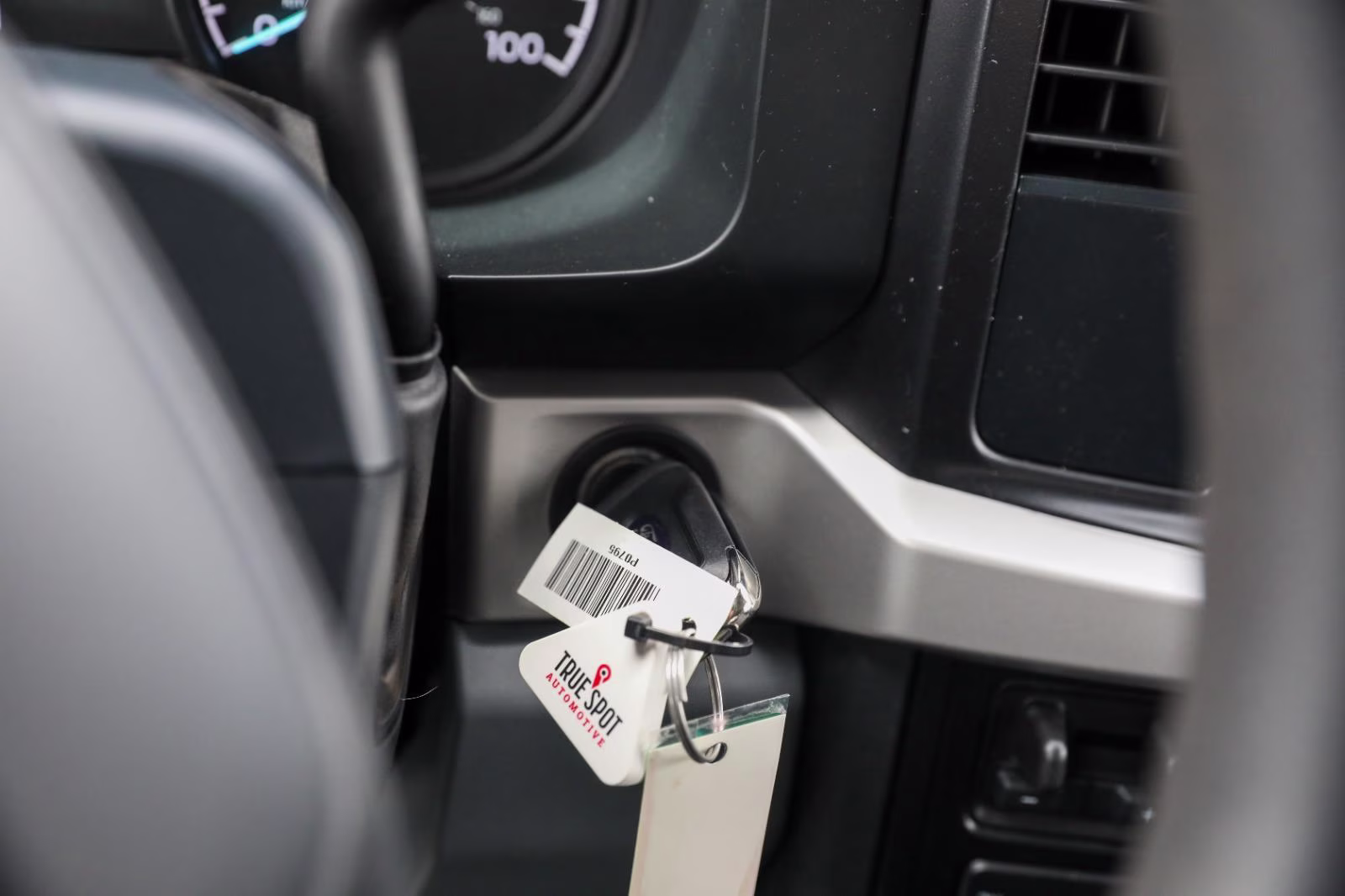 2026 Oxford White Ford Super Duty F-250 SRW XL 4X4 Truck