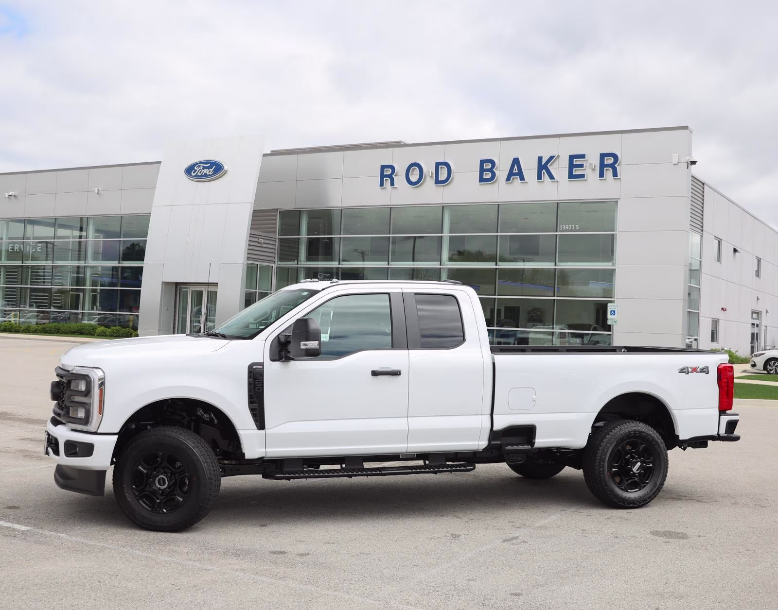2026 Oxford White Ford Super Duty F-350 SRW XL 4X4 Truck
