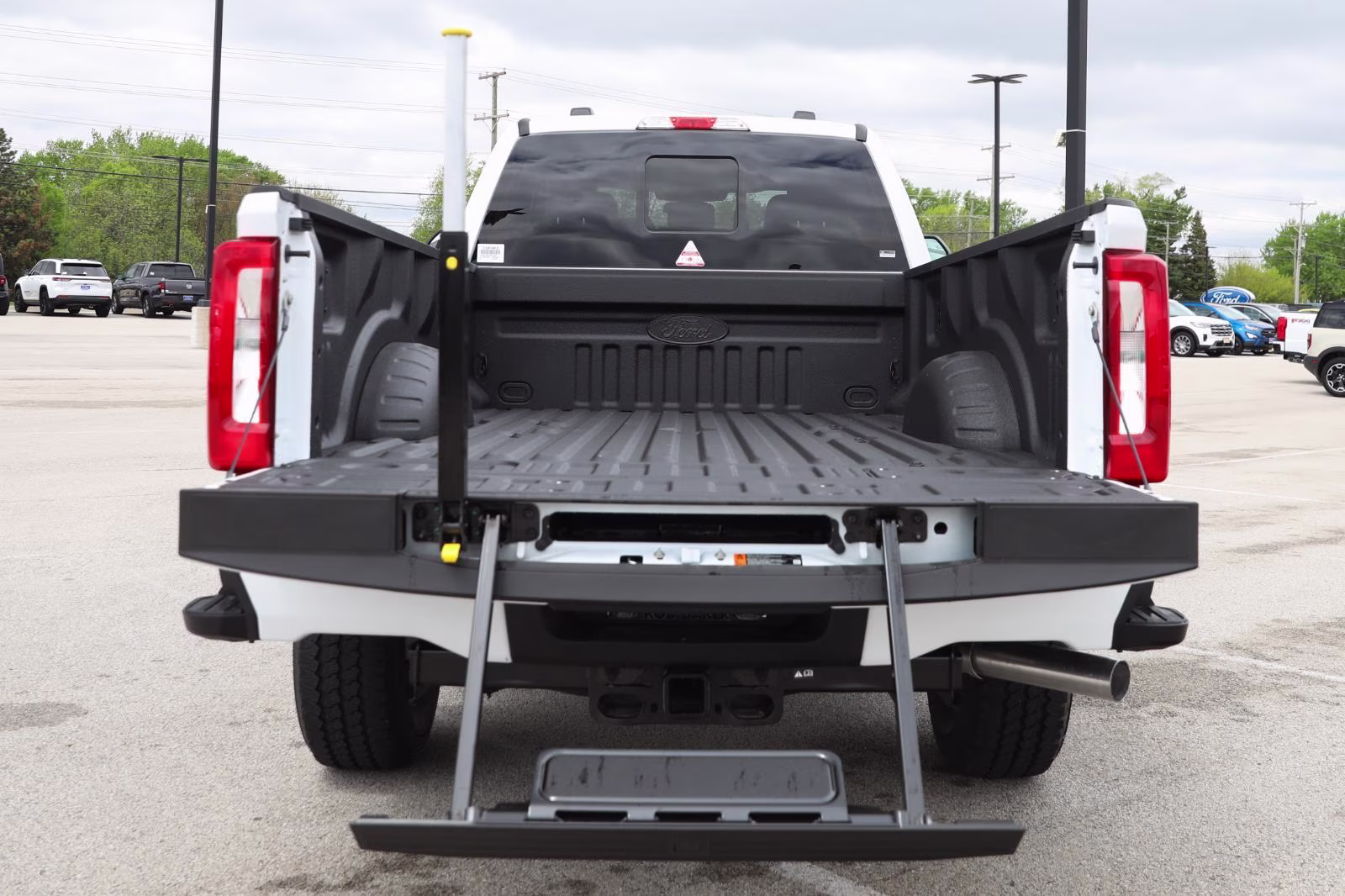 2026 Oxford White Ford Super Duty F-350 SRW XL 4X4 Truck