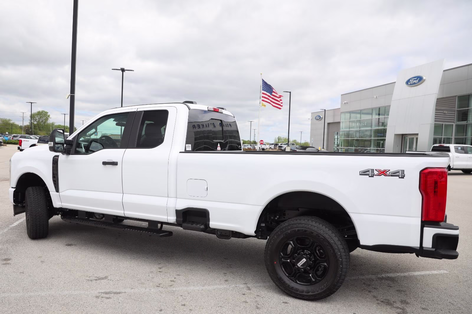 2026 Oxford White Ford Super Duty F-350 SRW XL 4X4 Truck