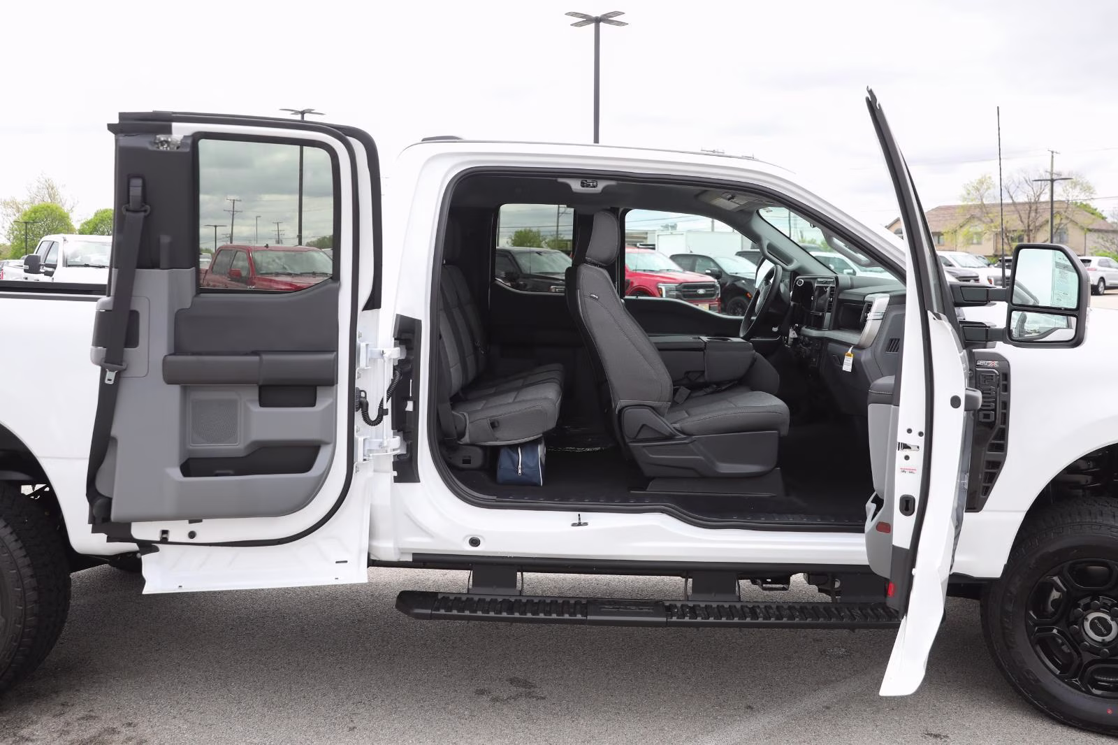 2026 Oxford White Ford Super Duty F-350 SRW XL 4X4 Truck