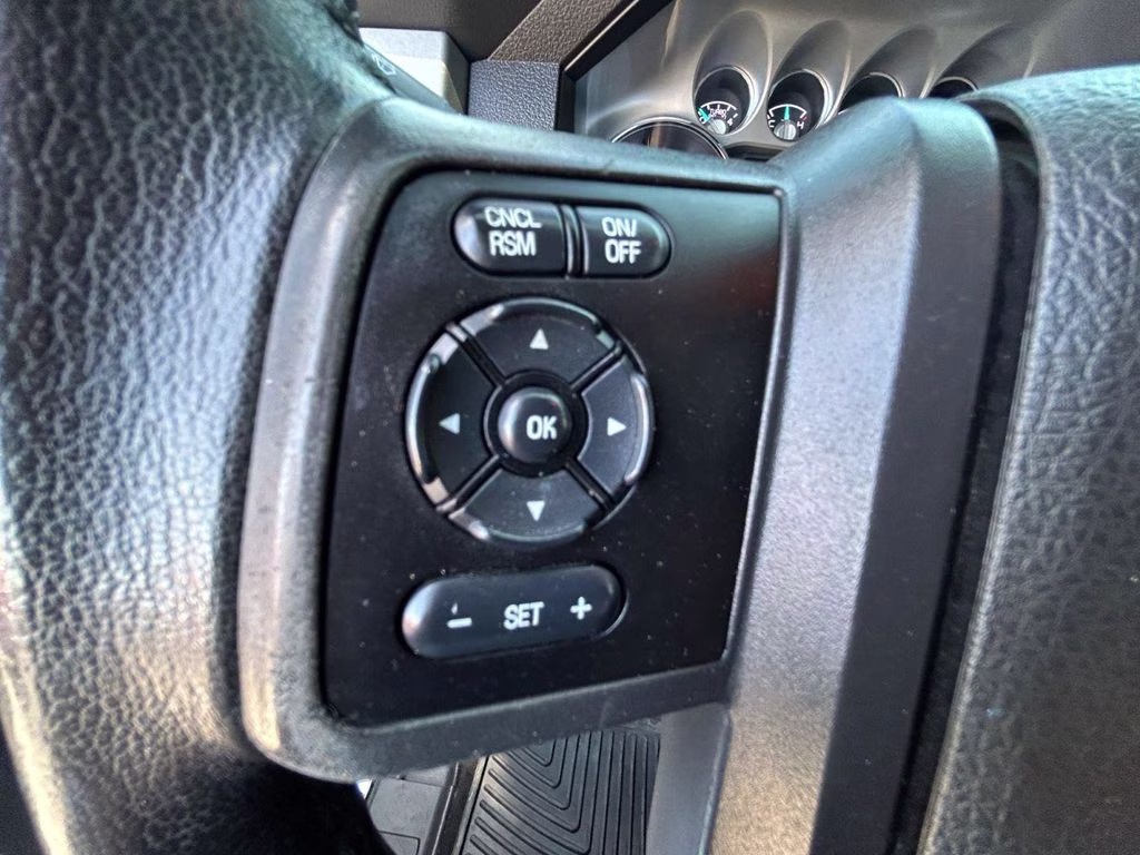 2015 Ingot Silver Ford Super Duty F-350 SRW Lariat 4X4 Truck
