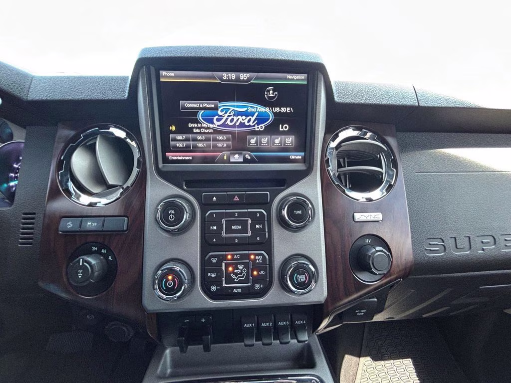 2015 Ingot Silver Ford Super Duty F-350 SRW Lariat 4X4 Truck