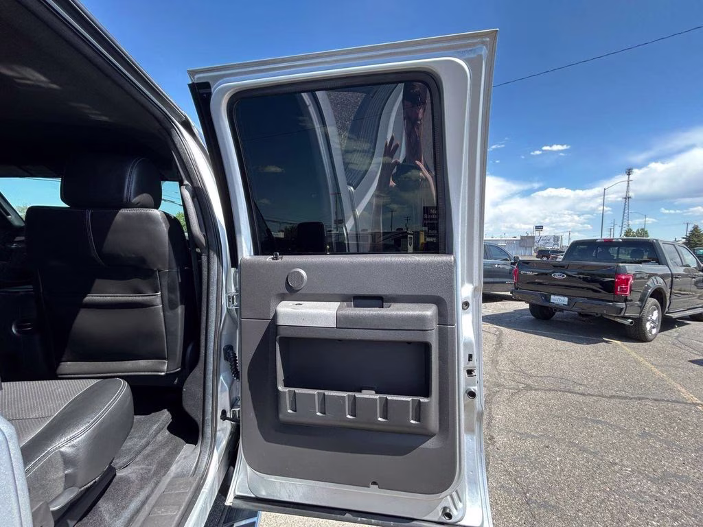 2015 Ingot Silver Ford Super Duty F-350 SRW Lariat 4X4 Truck