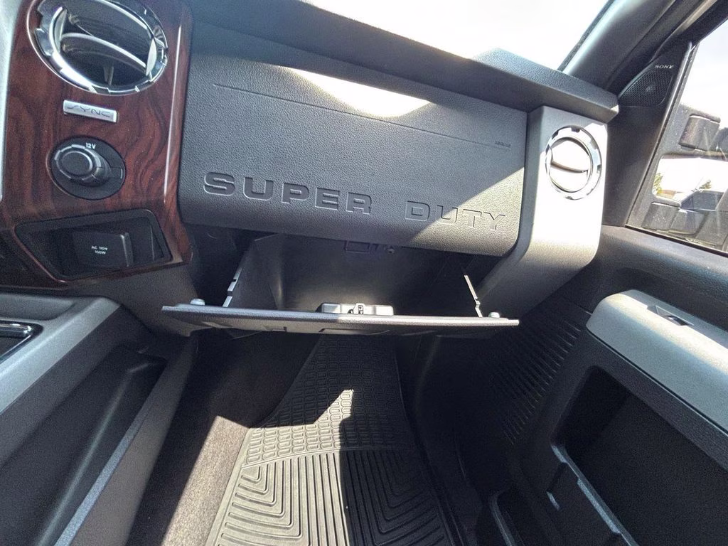 2015 Ingot Silver Ford Super Duty F-350 SRW Lariat 4X4 Truck