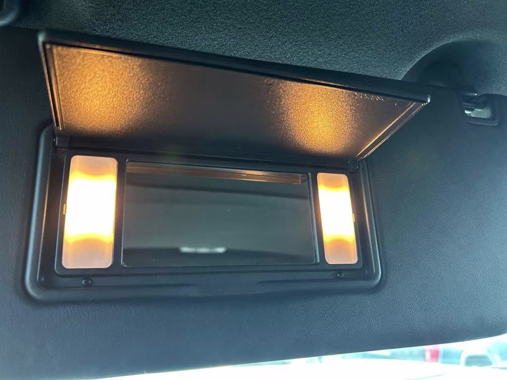 2015 Ingot Silver Ford Super Duty F-350 SRW Lariat 4X4 Truck