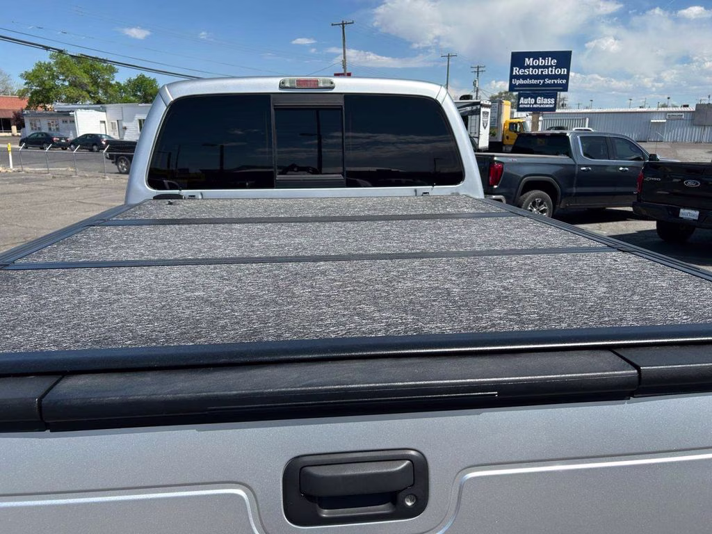 2015 Ingot Silver Ford Super Duty F-350 SRW Lariat 4X4 Truck