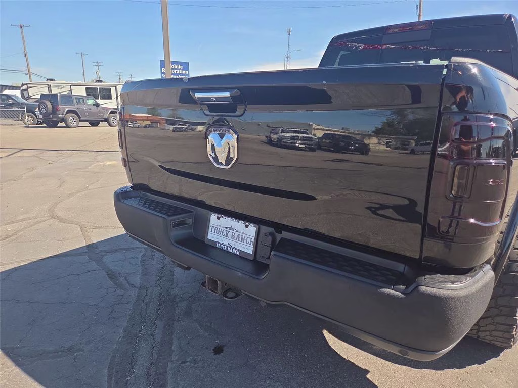 2019 Diamond Black Crystal Pearlcoat Ram 2500 Laramie 4X4 Truck