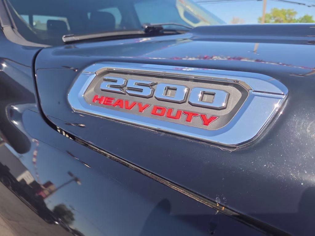 2019 Diamond Black Crystal Pearlcoat Ram 2500 Laramie 4X4 Truck