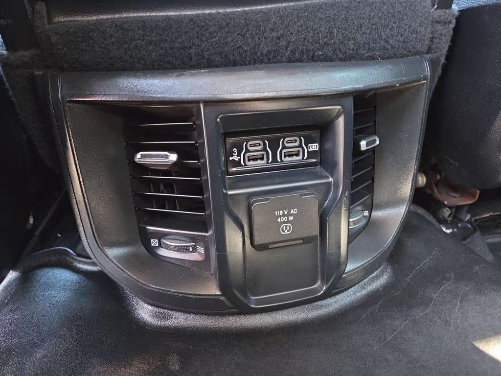 2019 Diamond Black Crystal Pearlcoat Ram 2500 Laramie 4X4 Truck