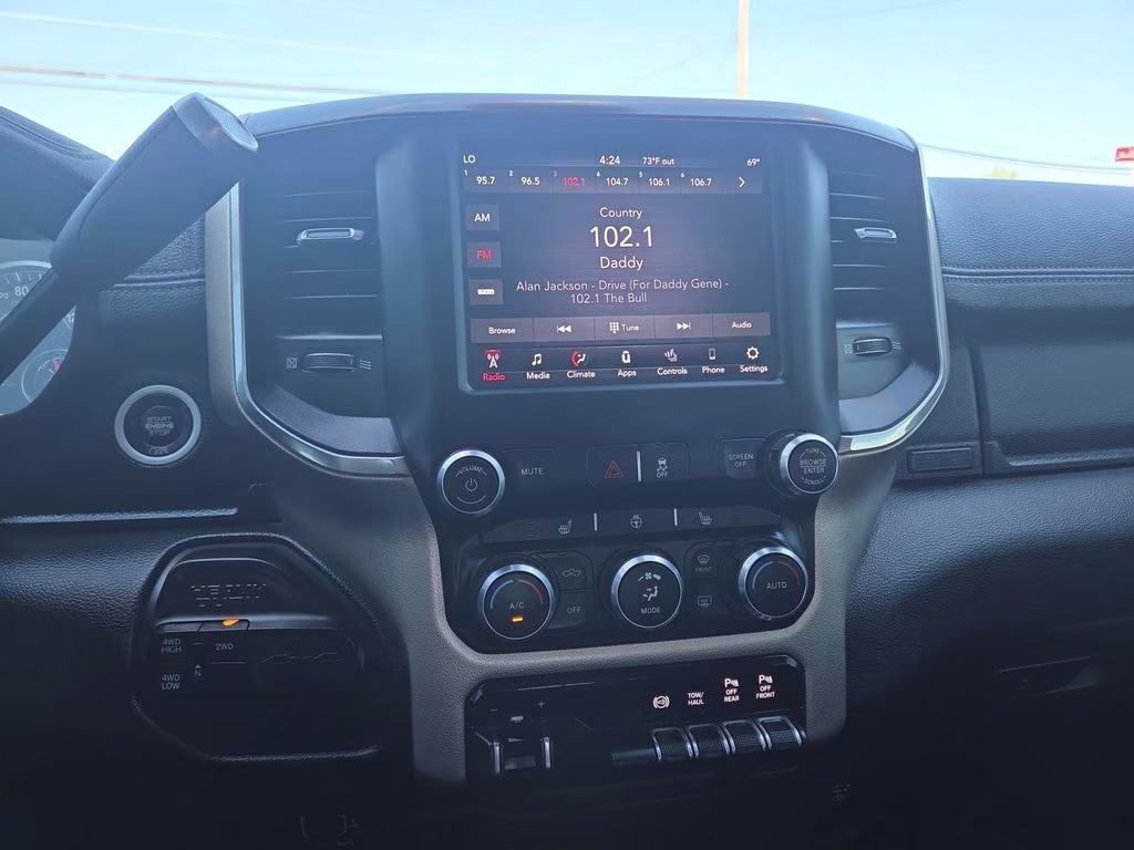 2019 Diamond Black Crystal Pearlcoat Ram 2500 Laramie 4X4 Truck