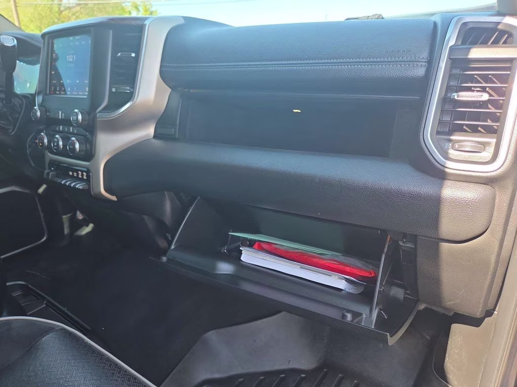 2019 Diamond Black Crystal Pearlcoat Ram 2500 Laramie 4X4 Truck