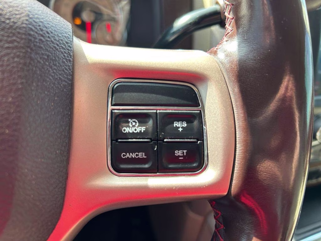 2018 Brilliant Black Crystal Pearlcoat Ram 2500 Laramie Longhorn 4X4 Truck