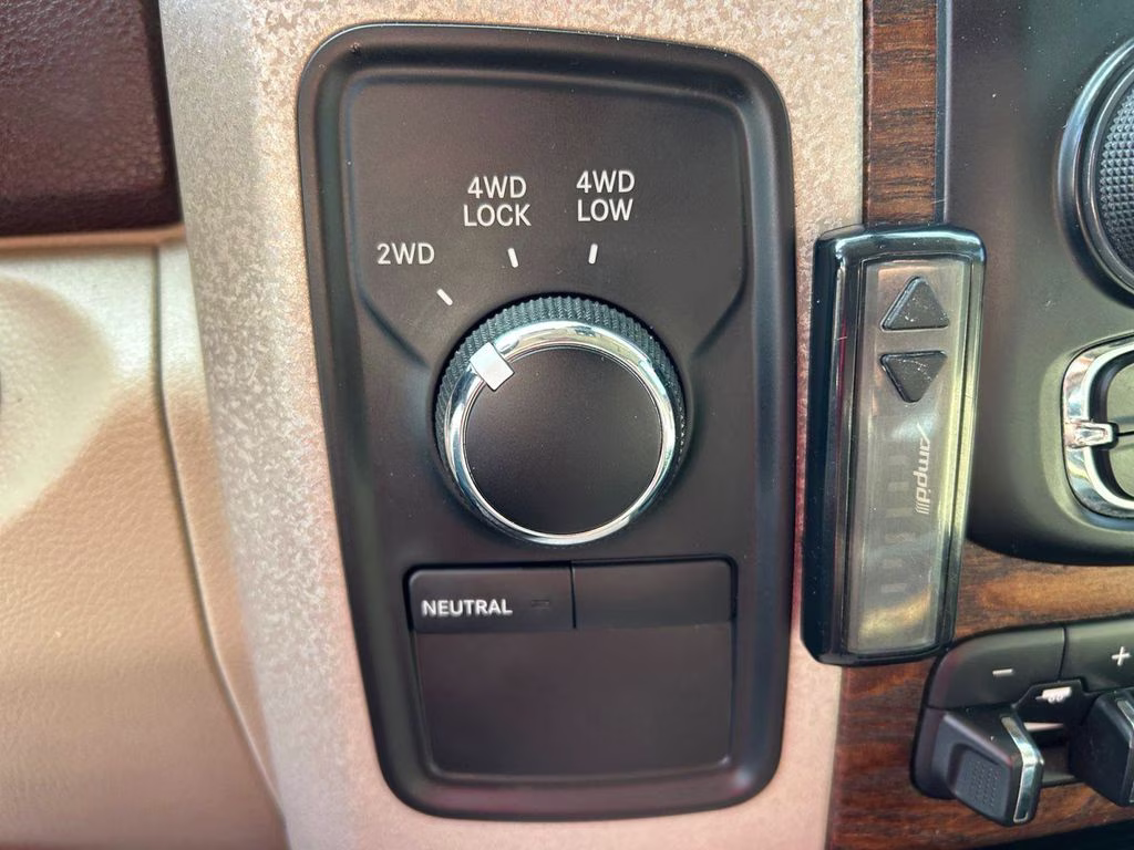 2018 Brilliant Black Crystal Pearlcoat Ram 2500 Laramie Longhorn 4X4 Truck