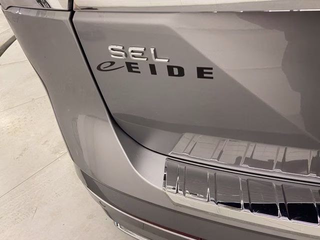 2024 Silver Mist Metallic Volkswagen Atlas 2.0T SEL Premium R-Line AWD SUV