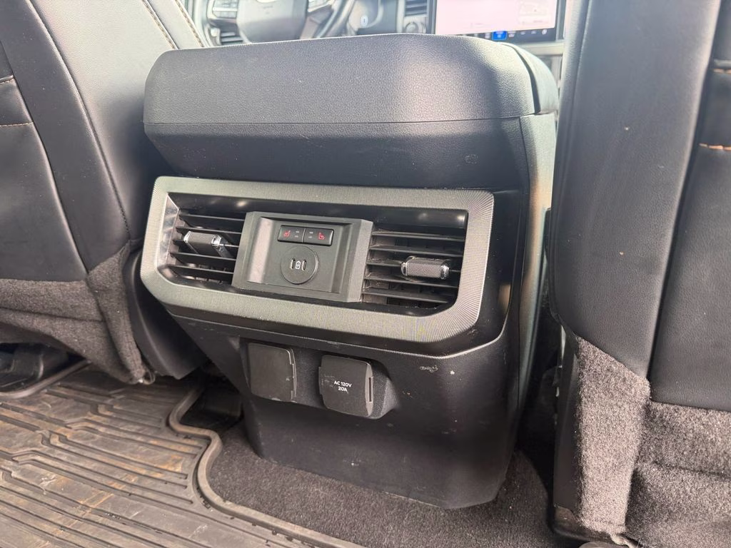 2023 Agate Black Metallic Ford Super Duty F-450 DRW Platinum w/Camper Pkg & Twin Panel Moonroof 4X4 Truck