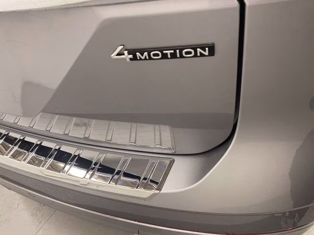 2024 Silver Mist Metallic Volkswagen Atlas 2.0T SEL Premium R-Line AWD SUV