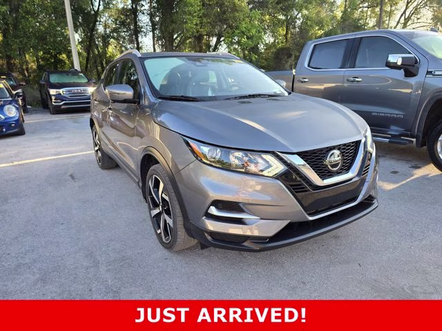 2022 Gun Metallic Nissan Rogue Sport SL FWD SUV