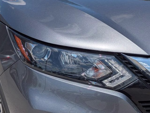 2022 Gun Metallic Nissan Rogue Sport SL FWD SUV