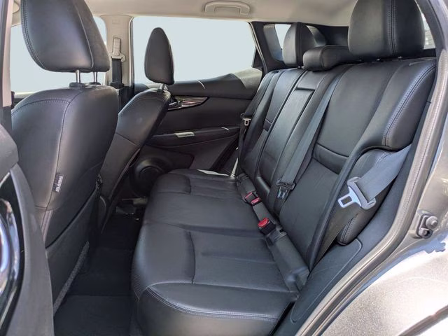 2022 Gun Metallic Nissan Rogue Sport SL FWD SUV