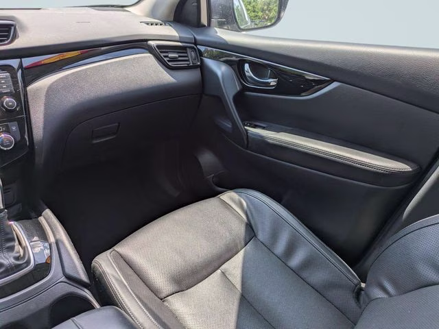 2022 Gun Metallic Nissan Rogue Sport SL FWD SUV