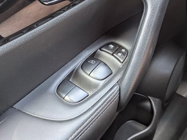 2022 Gun Metallic Nissan Rogue Sport SL FWD SUV
