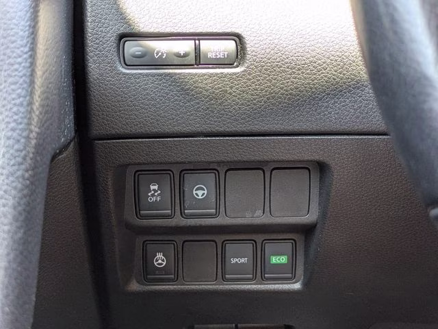 2022 Gun Metallic Nissan Rogue Sport SL FWD SUV