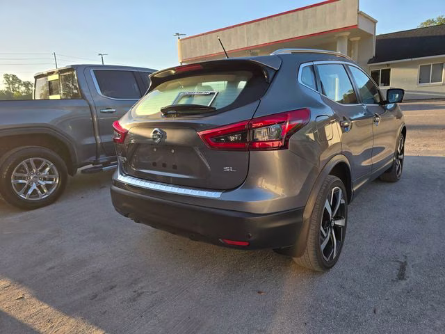 2022 Gun Metallic Nissan Rogue Sport SL FWD SUV