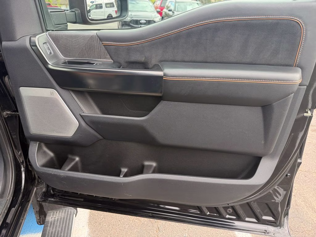2023 Agate Black Metallic Ford Super Duty F-450 DRW Platinum w/Camper Pkg & Twin Panel Moonroof 4X4 Truck