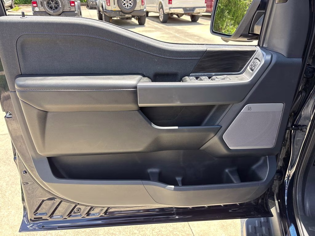 2025 Antimatter Blue Metallic Ford F-150 Lightning Lariat AWD Truck
