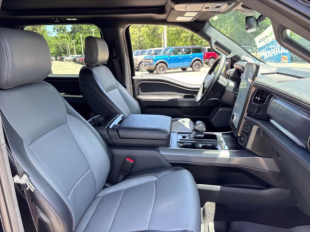 2025 Antimatter Blue Metallic Ford F-150 Lightning Lariat AWD Truck