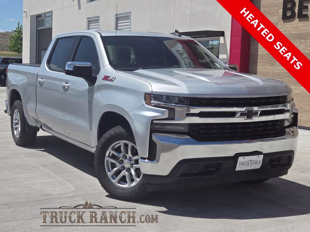 2020 Silver Ice Metallic Chevrolet Silverado 1500 LT 4X4 Truck