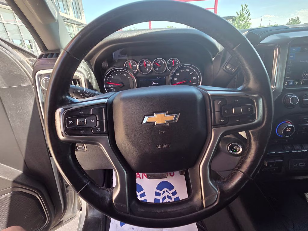 2020 Silver Ice Metallic Chevrolet Silverado 1500 LT 4X4 Truck
