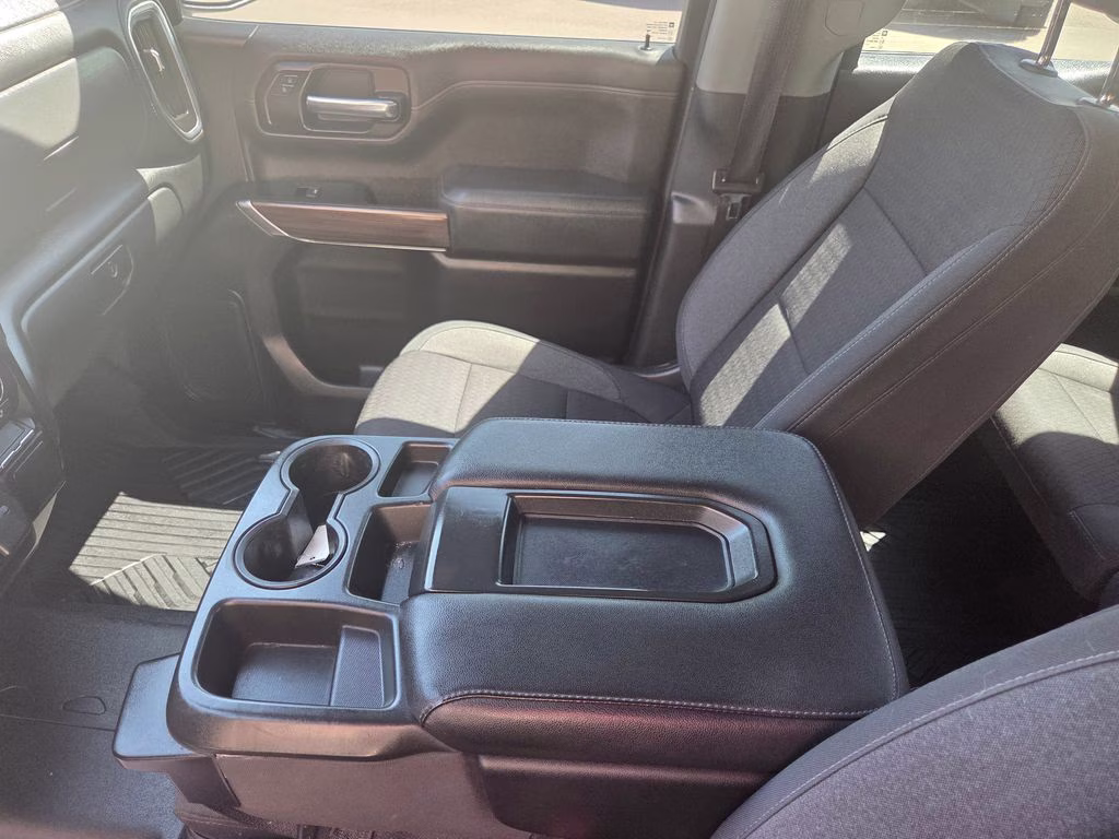 2020 Silver Ice Metallic Chevrolet Silverado 1500 LT 4X4 Truck
