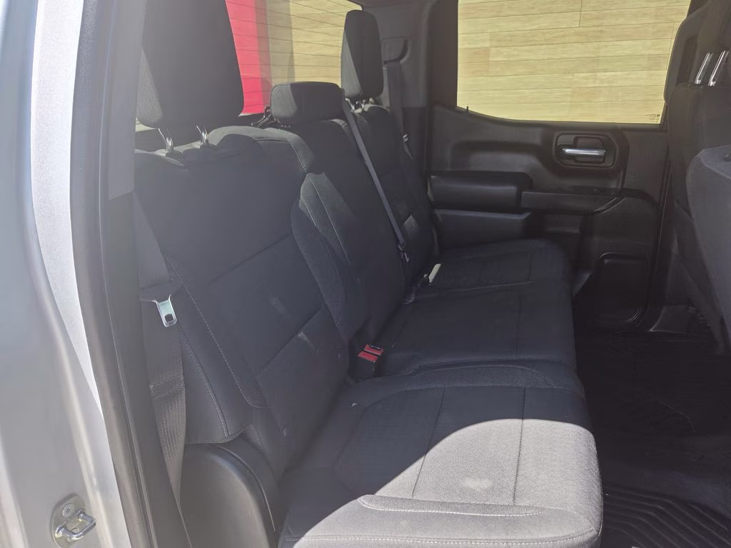 2020 Silver Ice Metallic Chevrolet Silverado 1500 LT 4X4 Truck