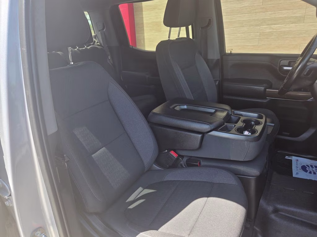 2020 Silver Ice Metallic Chevrolet Silverado 1500 LT 4X4 Truck