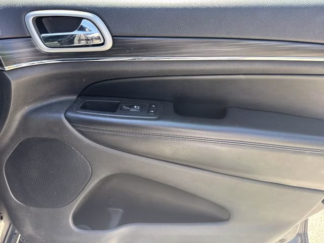 2019 Granite Crystal Metallic Clearcoat Jeep Grand Cherokee Limited 4X4 SUV