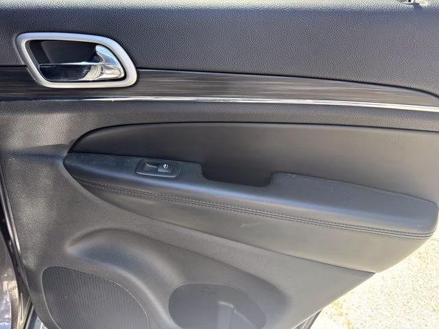 2019 Granite Crystal Metallic Clearcoat Jeep Grand Cherokee Limited 4X4 SUV
