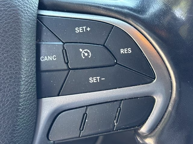 2019 Granite Crystal Metallic Clearcoat Jeep Grand Cherokee Limited 4X4 SUV