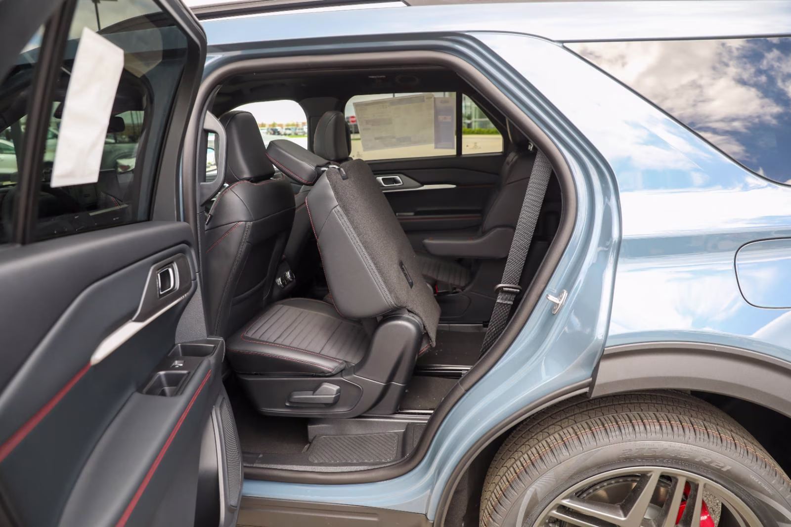 2026 Vapor Blue Metallic Ford Explorer ST-Line 4X4 SUV