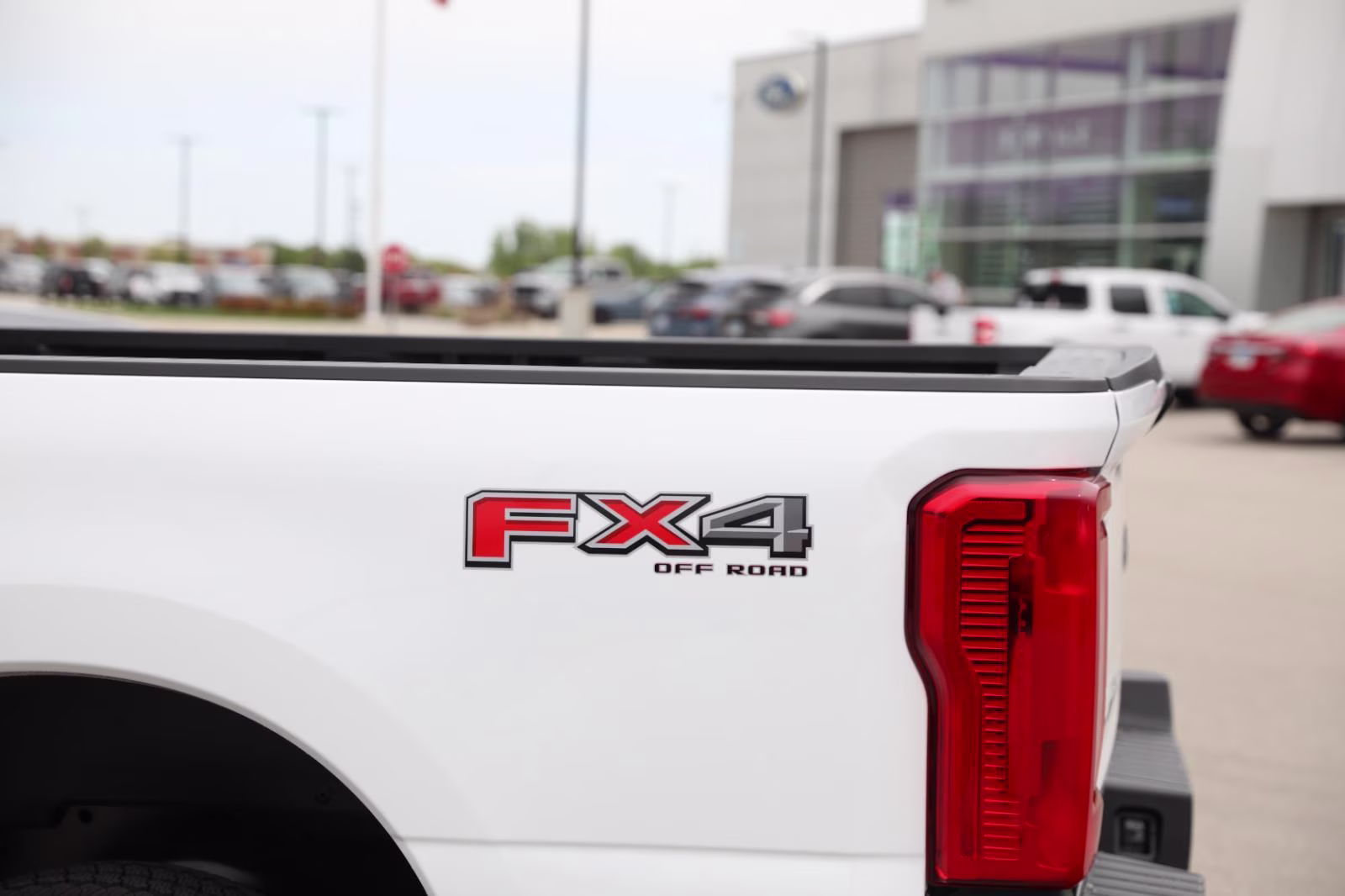 2026 Oxford White Ford Super Duty F-250 SRW XL 4X4 Truck