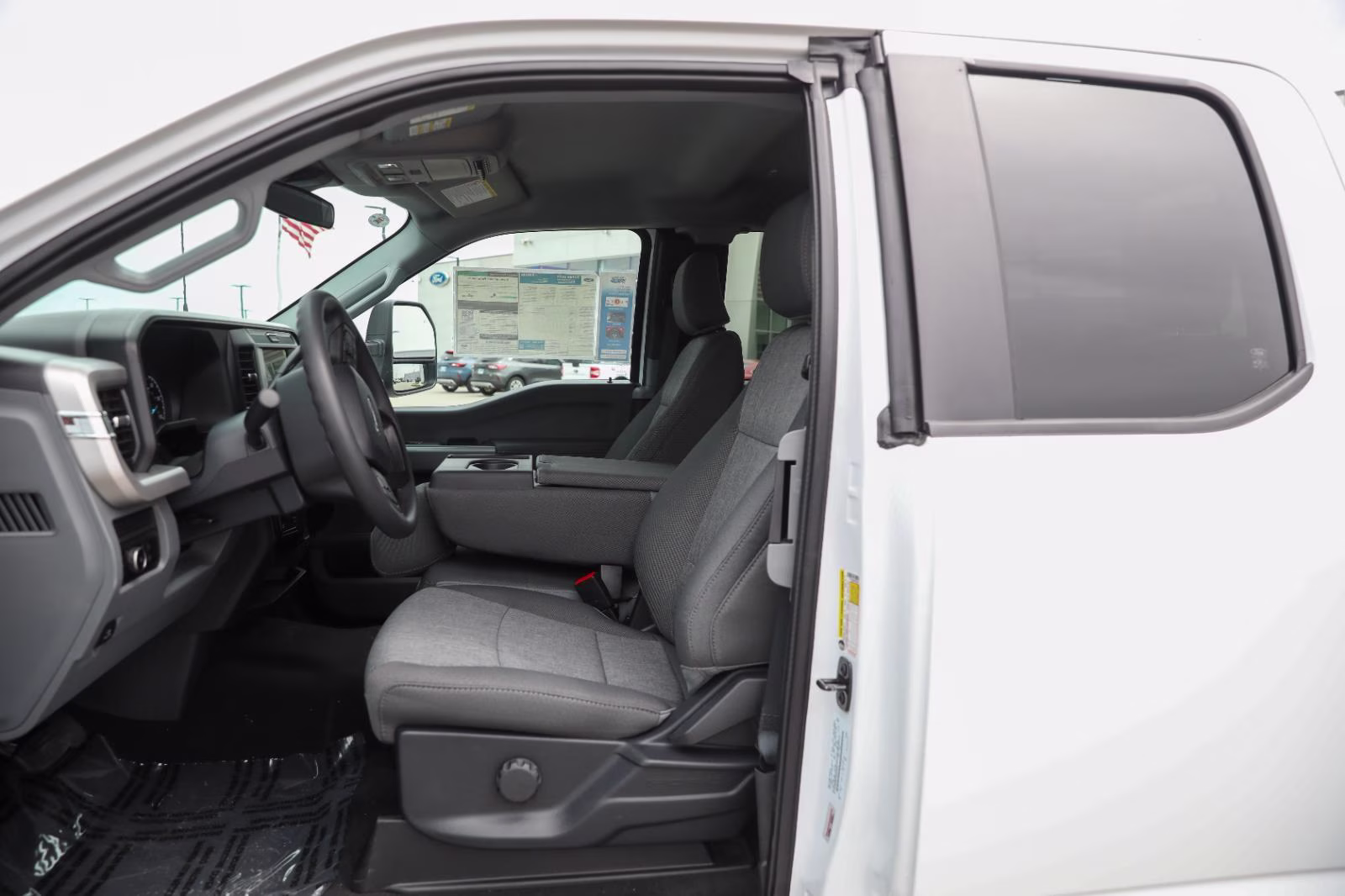 2026 Oxford White Ford Super Duty F-250 SRW XL 4X4 Truck