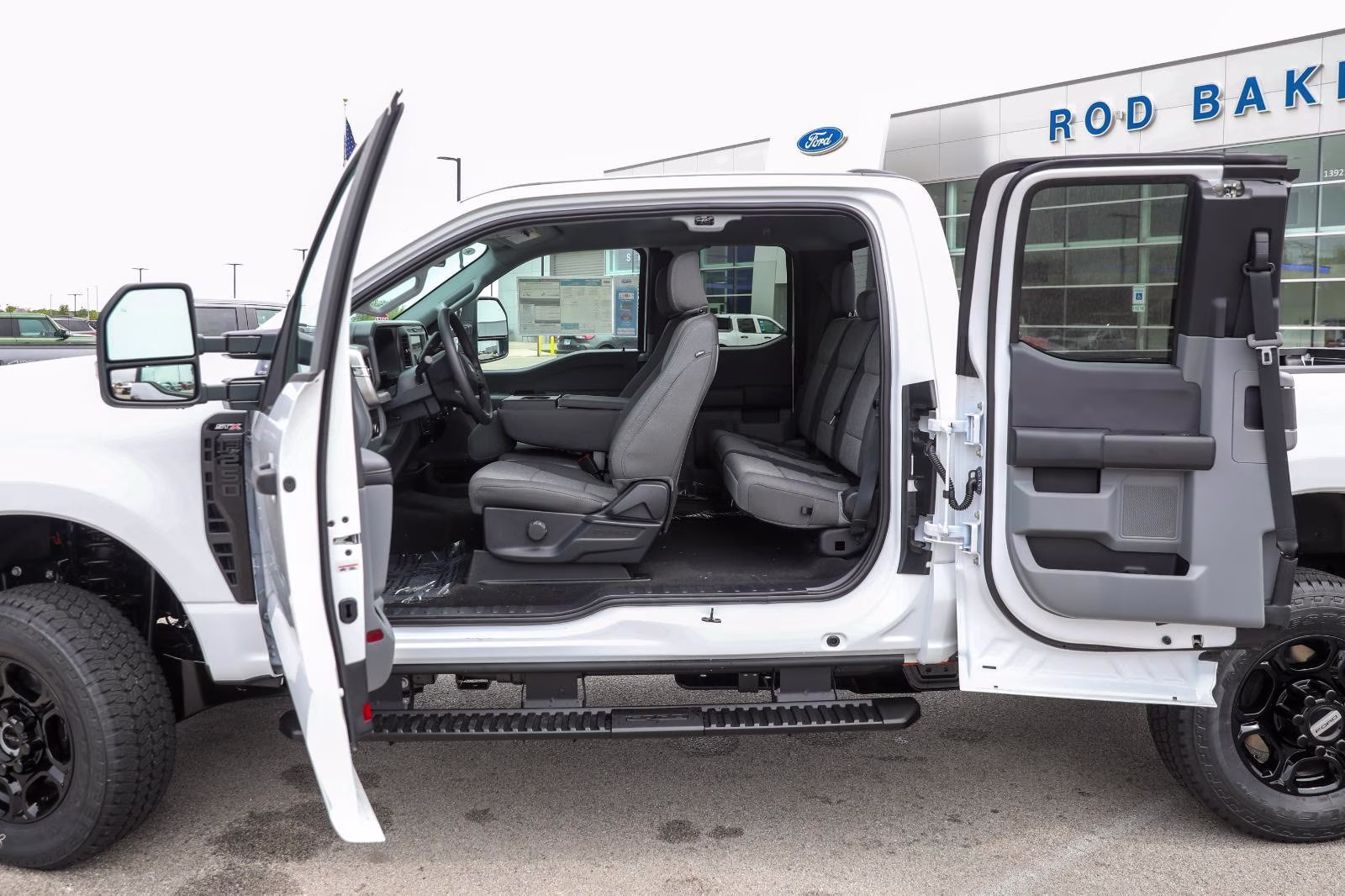 2026 Oxford White Ford Super Duty F-250 SRW XL 4X4 Truck