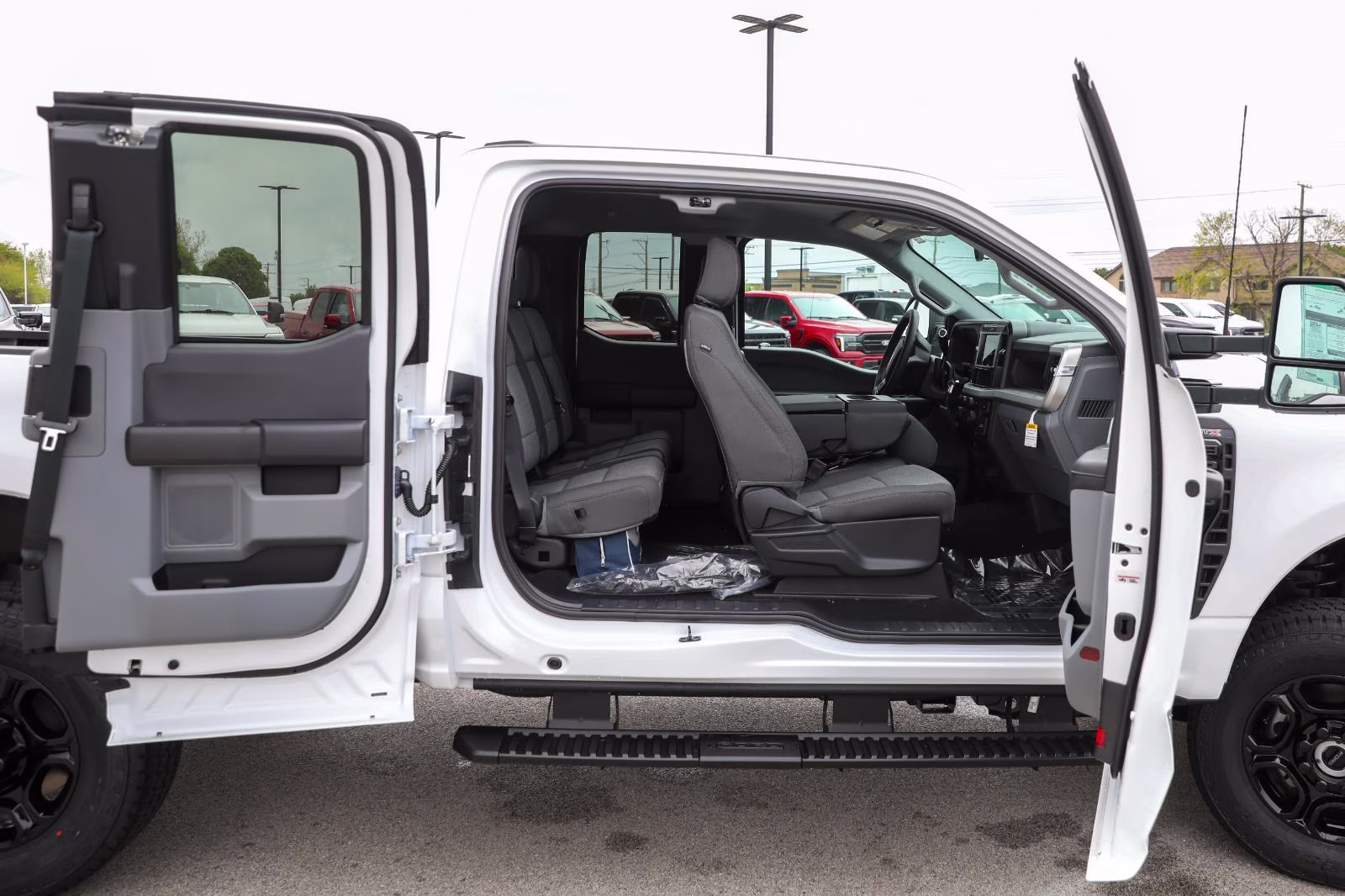 2026 Oxford White Ford Super Duty F-250 SRW XL 4X4 Truck