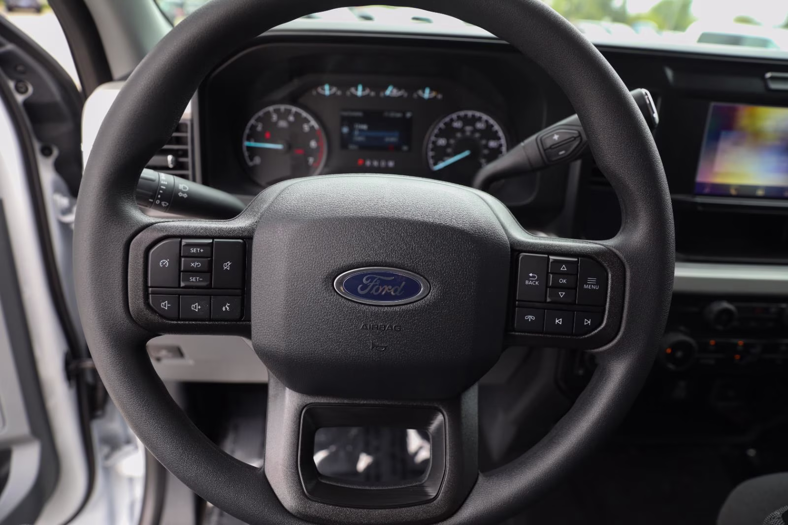 2026 Oxford White Ford Super Duty F-250 SRW XL 4X4 Truck