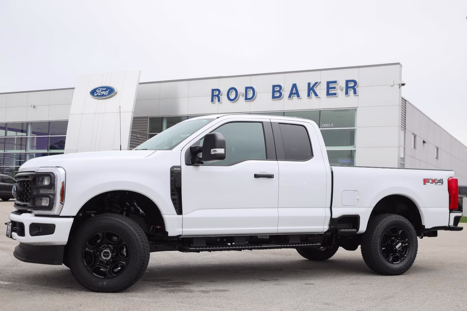 2026 Oxford White Ford Super Duty F-250 SRW XL 4X4 Truck