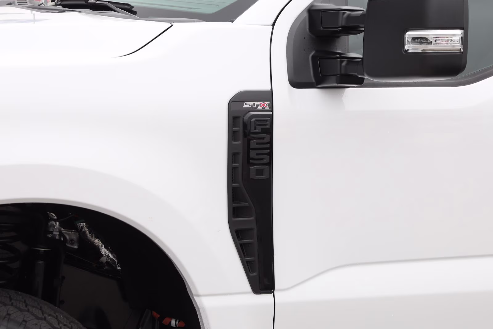 2026 Oxford White Ford Super Duty F-250 SRW XL 4X4 Truck